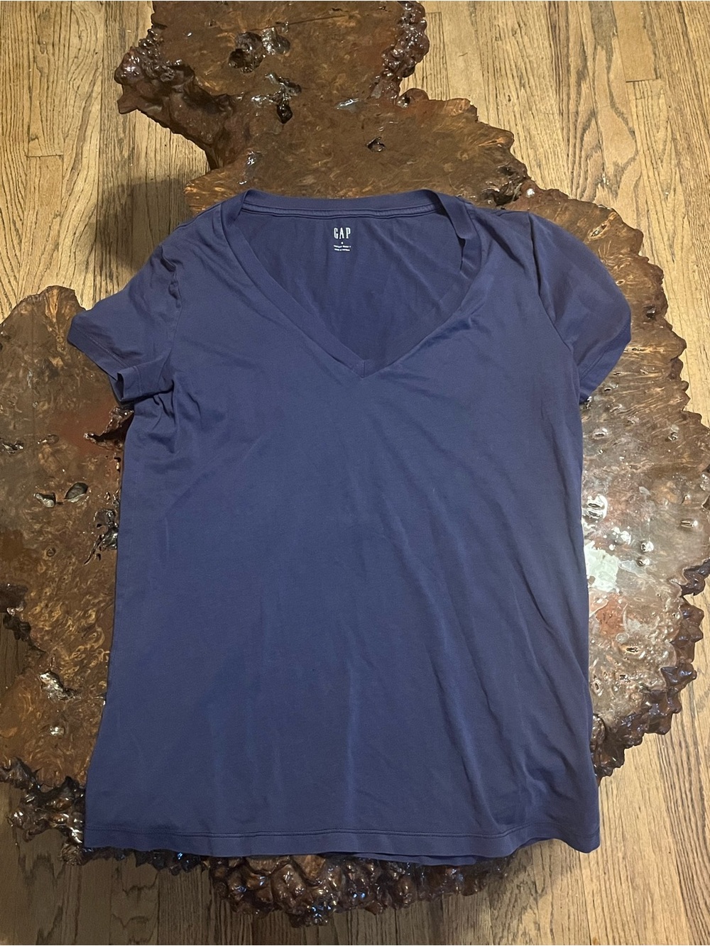 GAP Women's V-Neck Short Sleeve Tee in Navy Blue